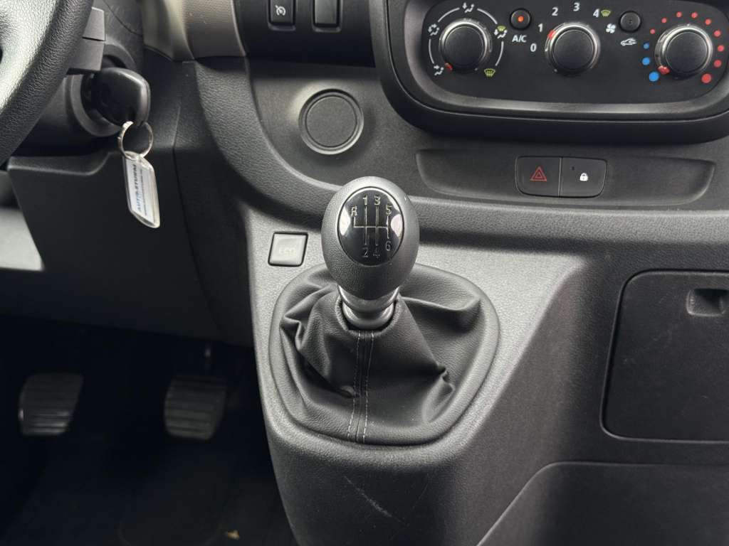 Nissan Nv300