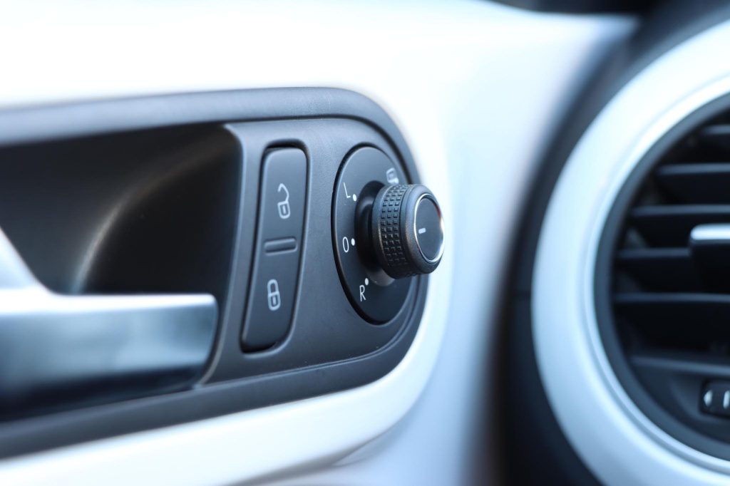 Volkswagen New Beetle
