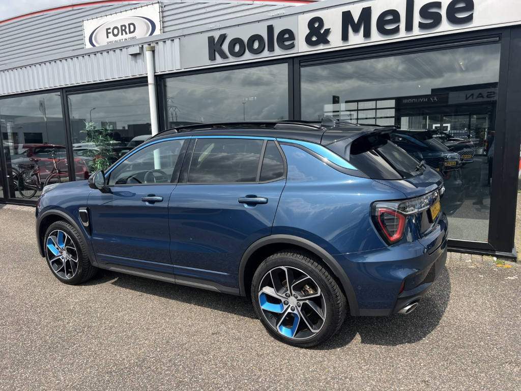 Lynk & Co 01