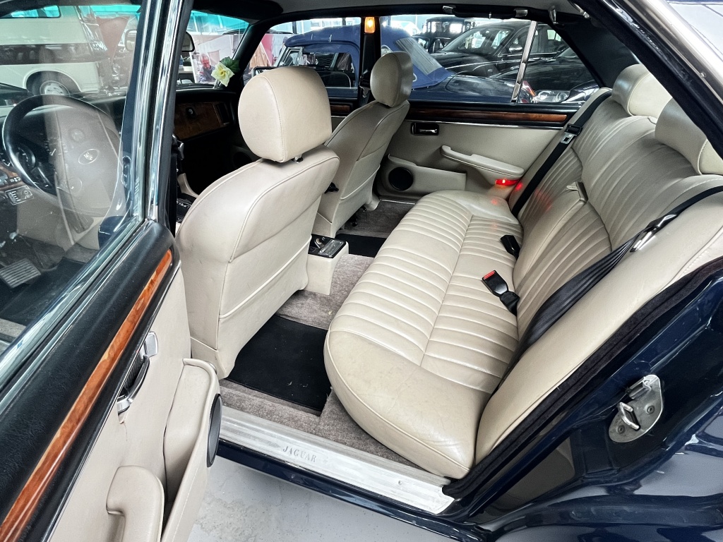 Jaguar Xj