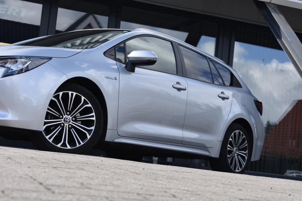 Toyota Corolla Touring Sports