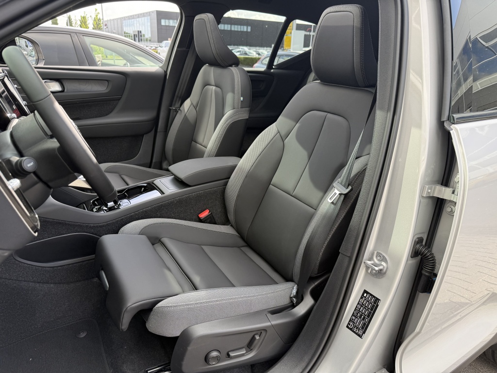 Volvo Ex40