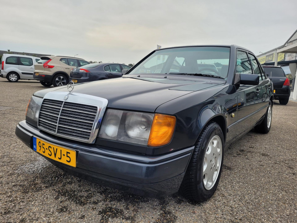 Mercedes-Benz 200