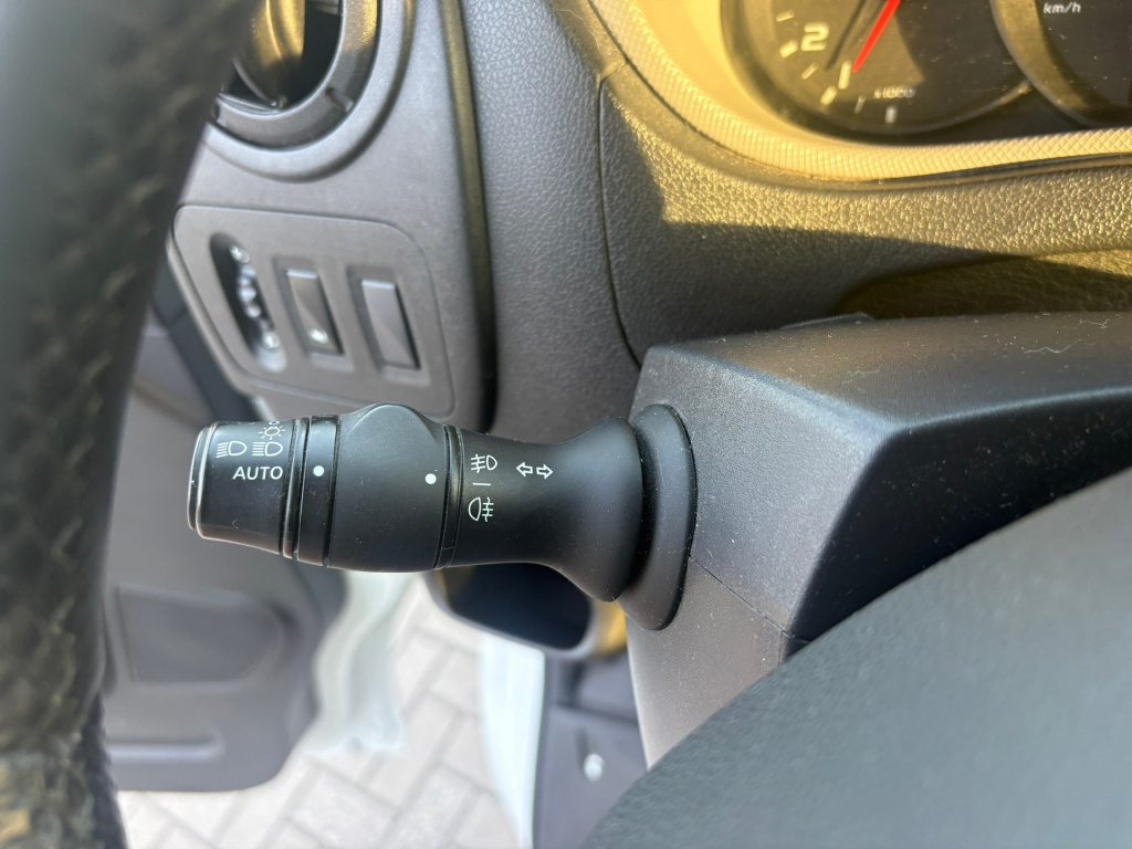 Nissan Nv400