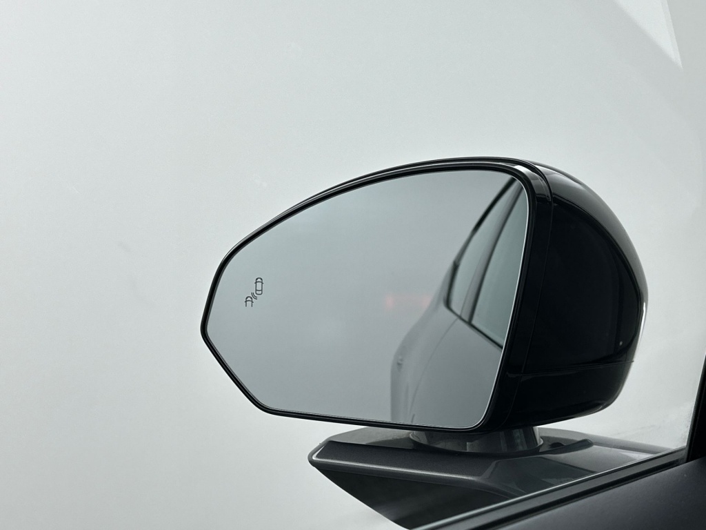 Lynk & Co 02