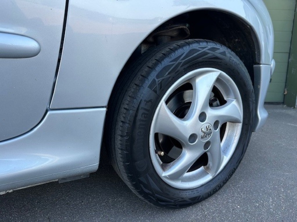 Peugeot 206