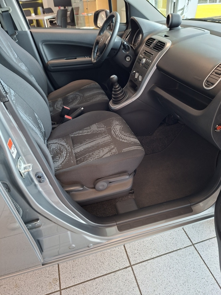 Opel Agila