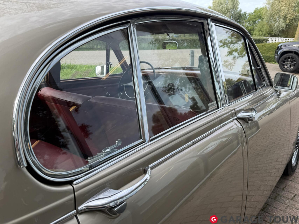 Jaguar S-Type