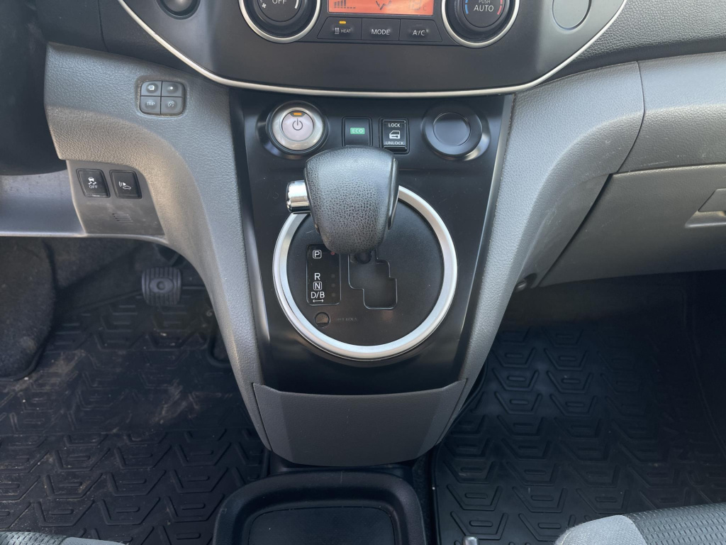 Nissan E-nv200