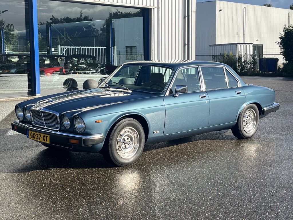 Jaguar Xj