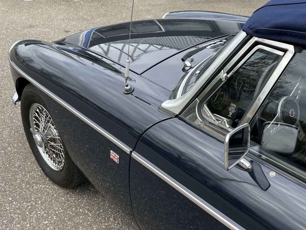 MG B