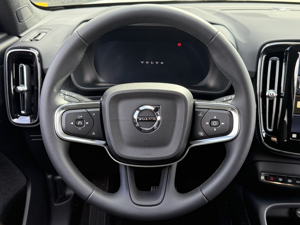 Volvo Ex40
