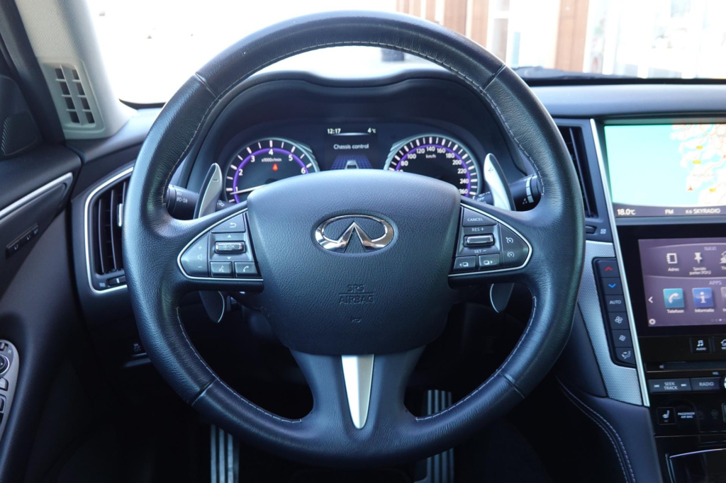 Infiniti Q