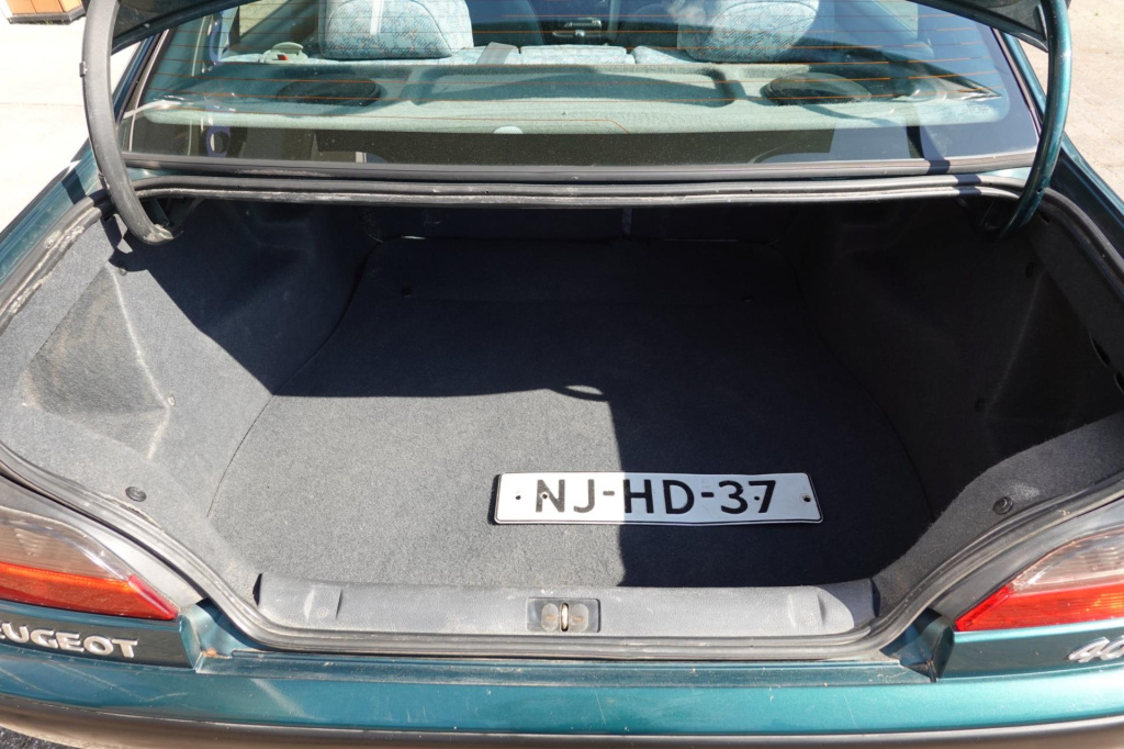 Peugeot 406
