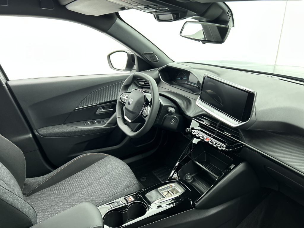 Peugeot E-2008