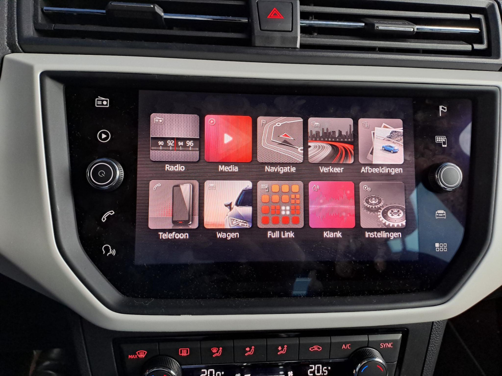 Seat Arona