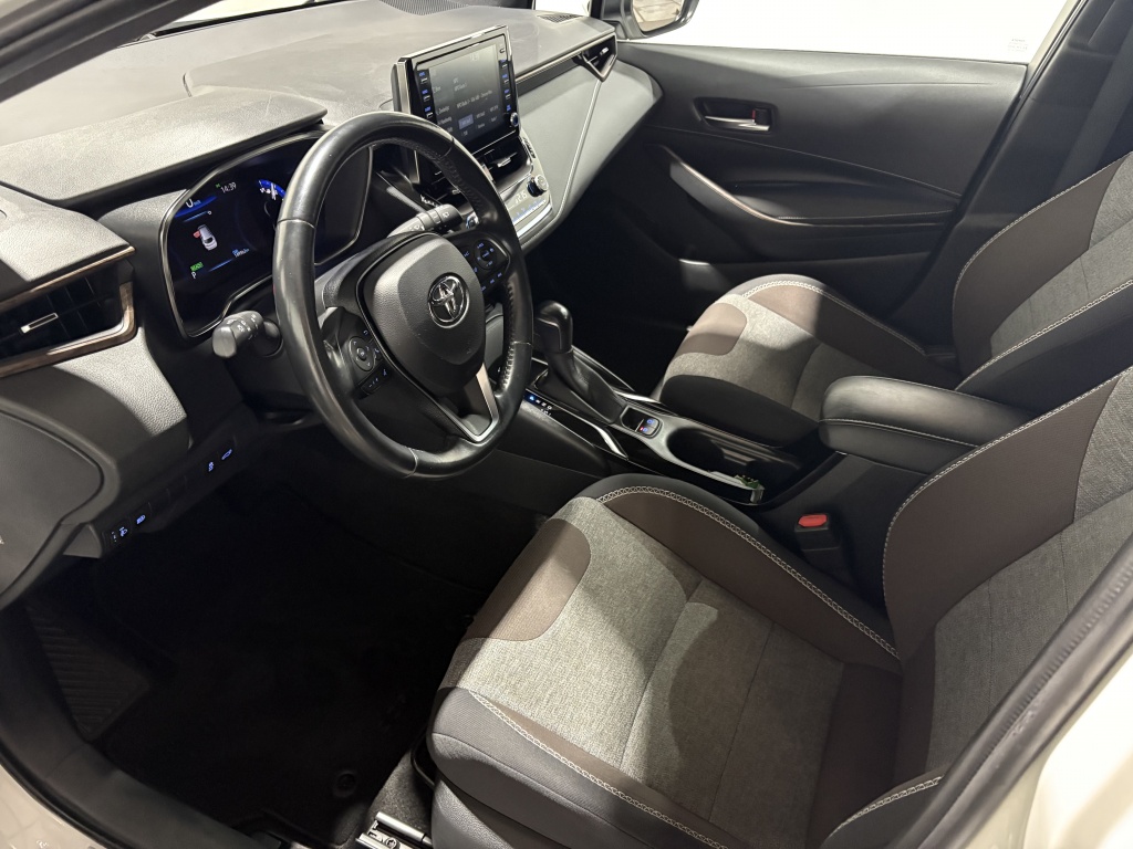 Toyota Corolla Touring Sports