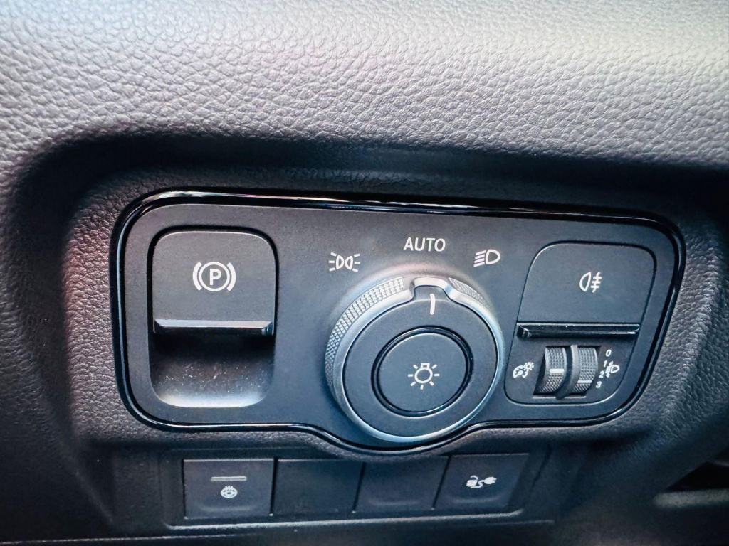 Mercedes-Benz Ecitan