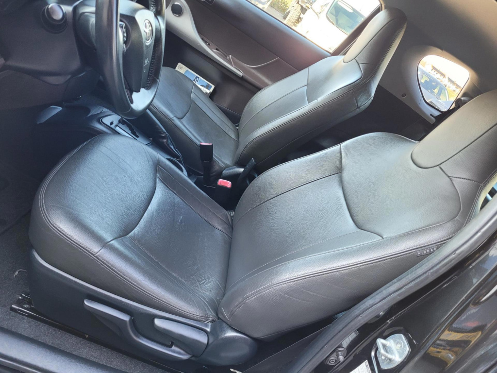 Toyota Iq