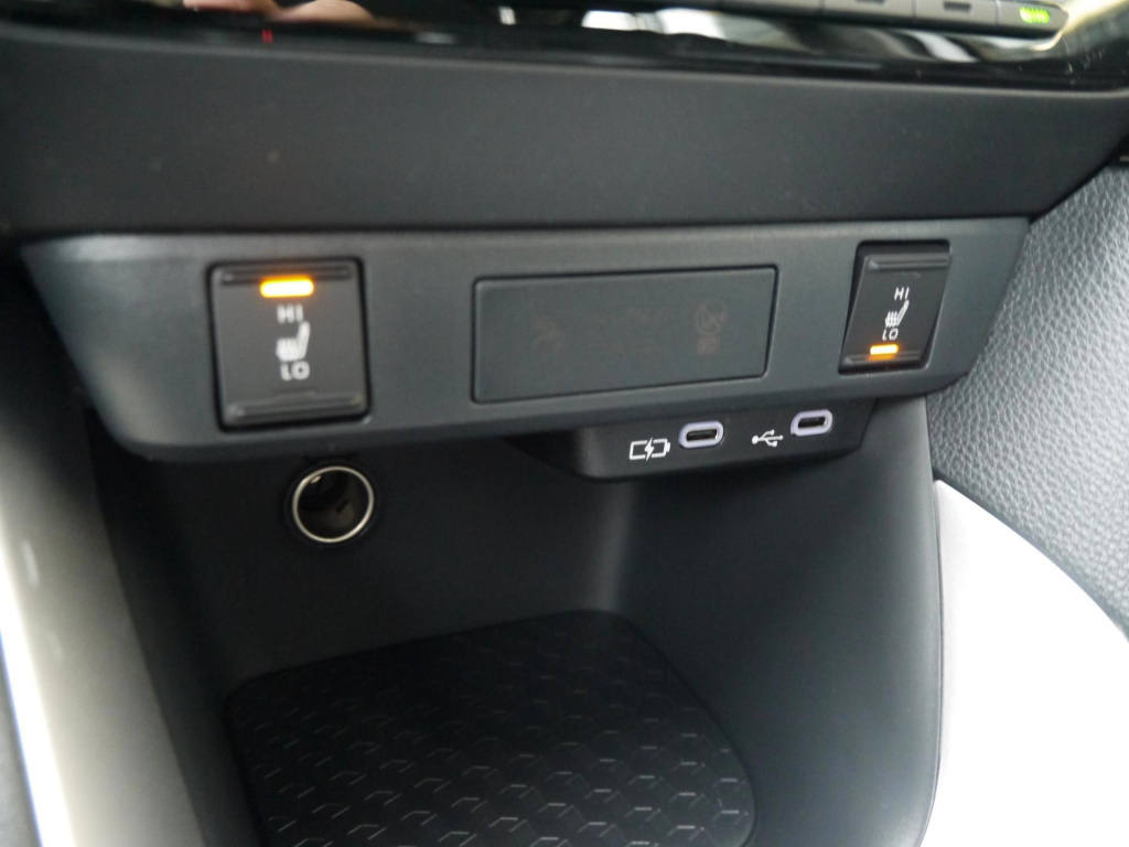 Mazda 2 Hybrid
