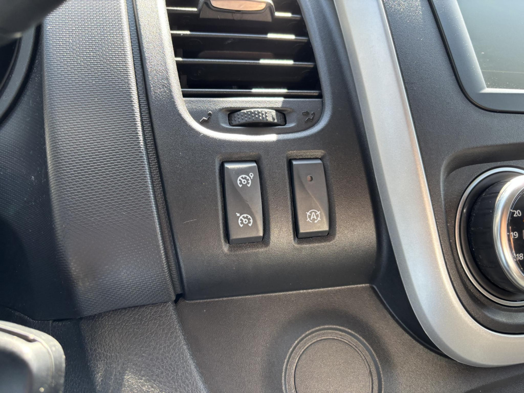 Nissan Nv300