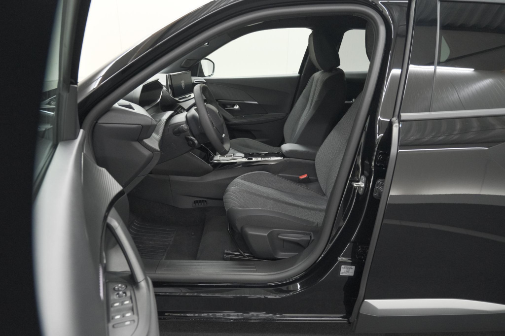 Peugeot E-2008