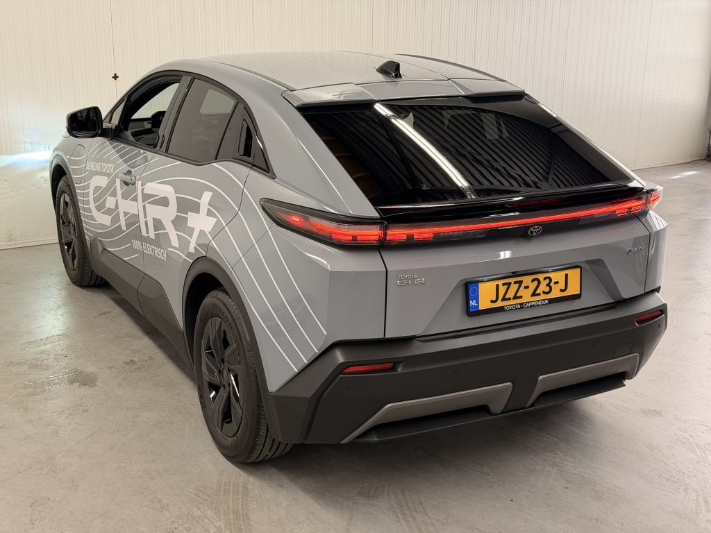 Toyota C-hr+