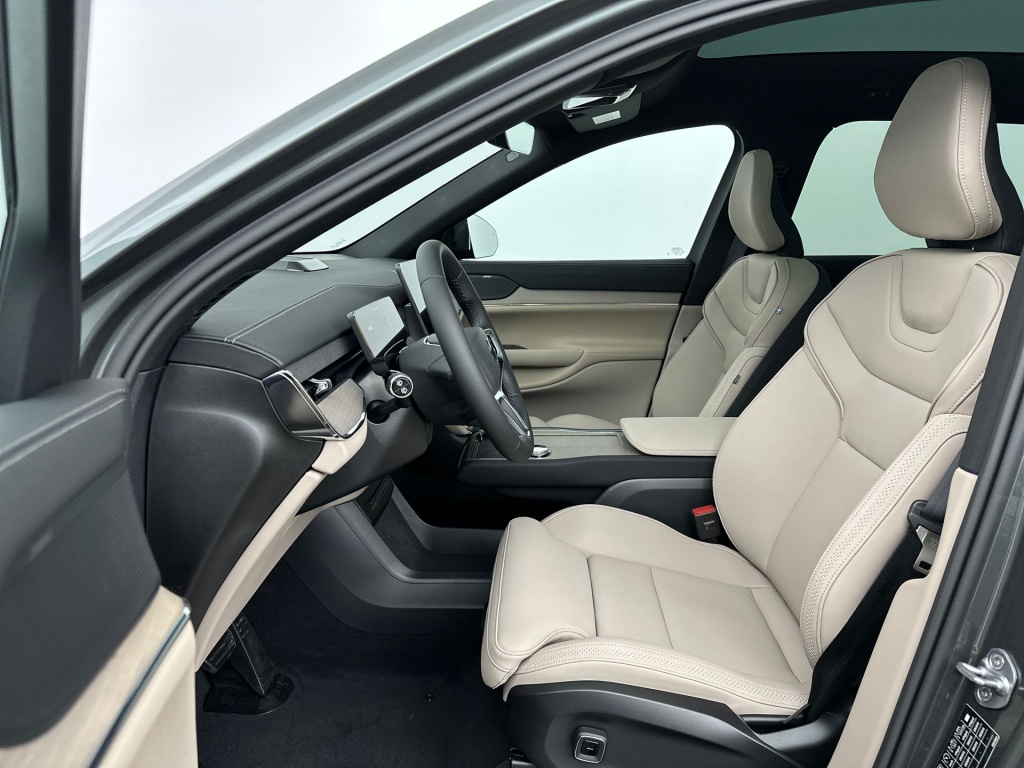 Volvo Ex90