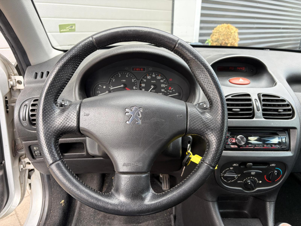 Peugeot 206