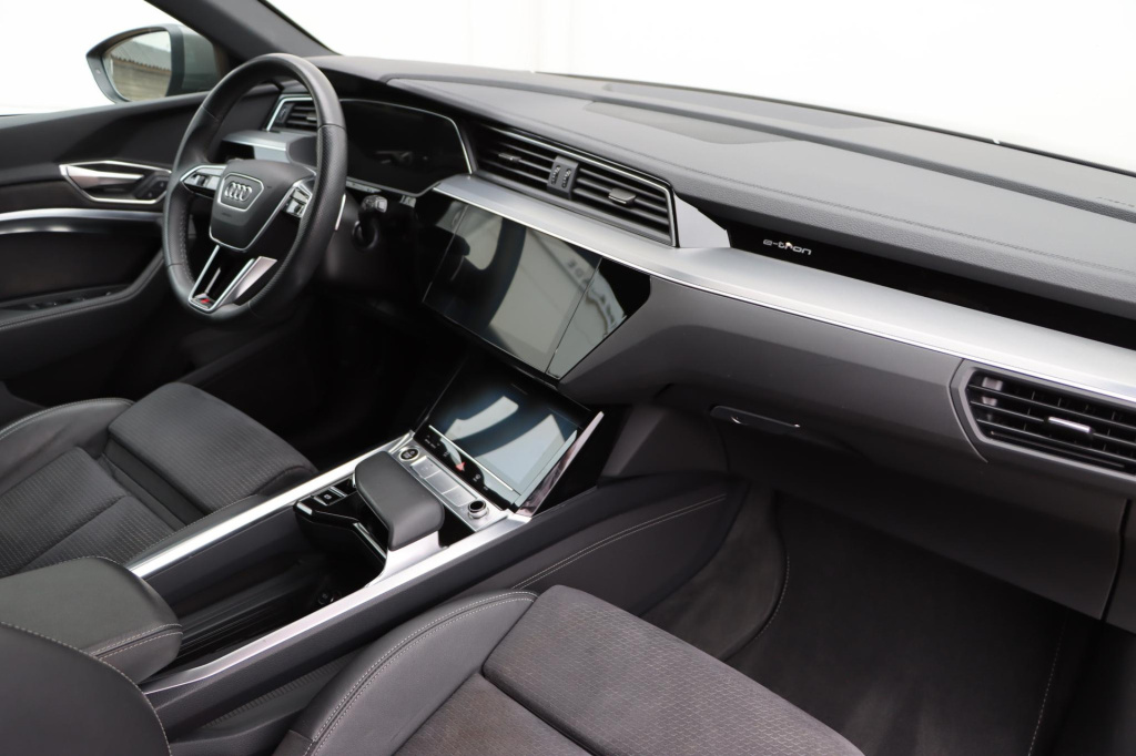Audi Q8 E-tron