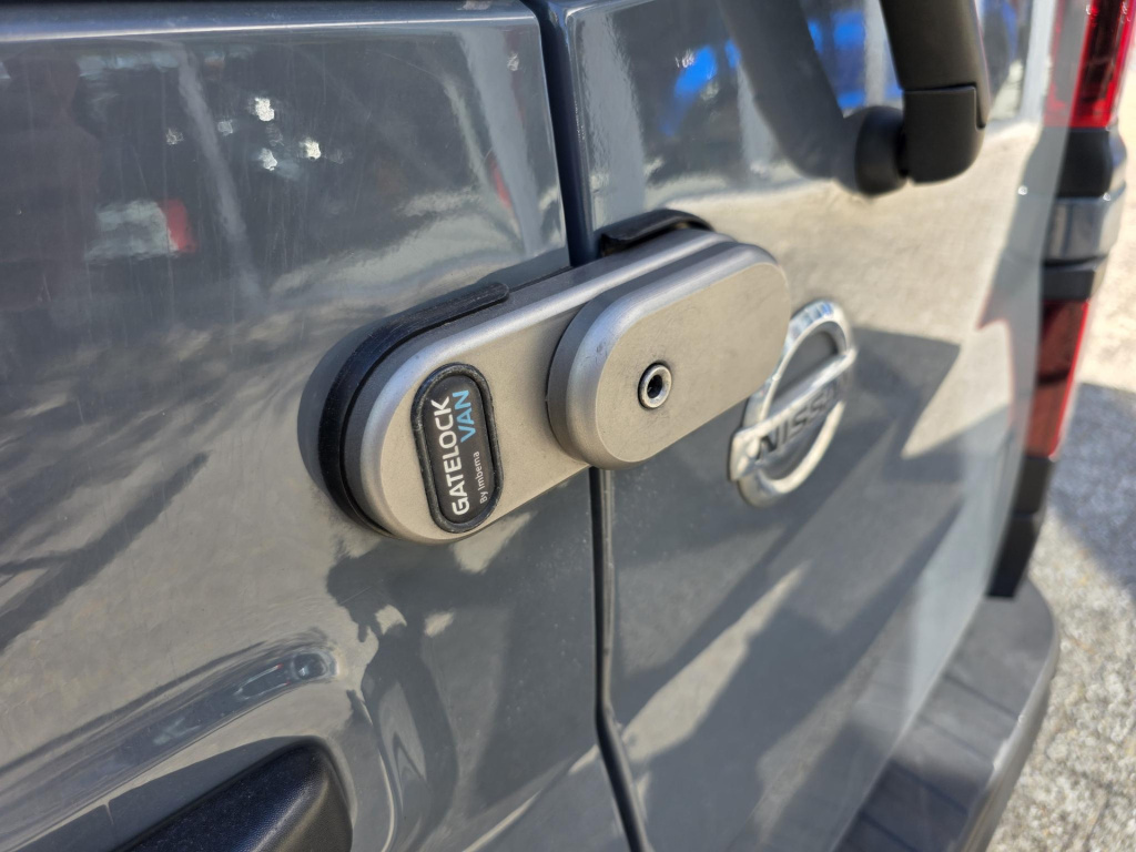 Nissan Nv300