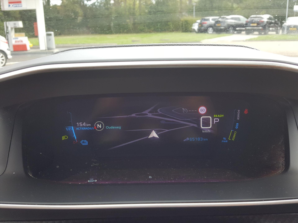 Peugeot E-2008