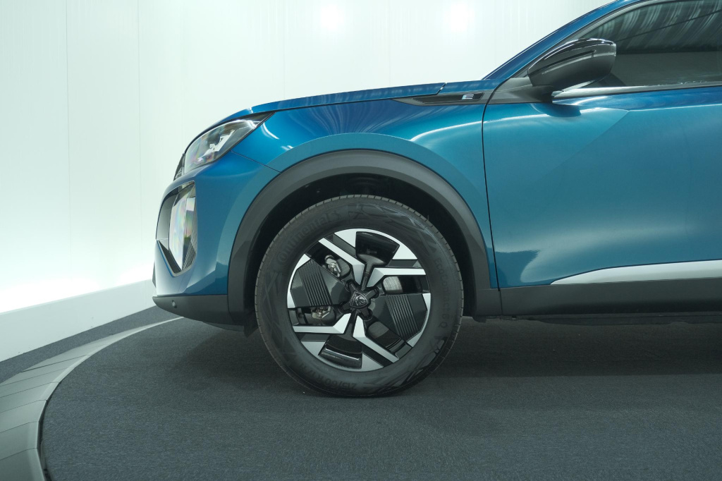 Peugeot E-2008