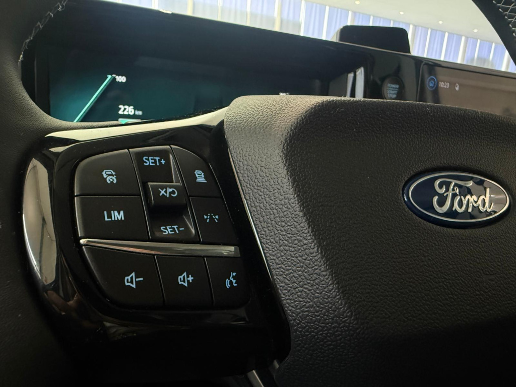 Ford E-transit Courier
