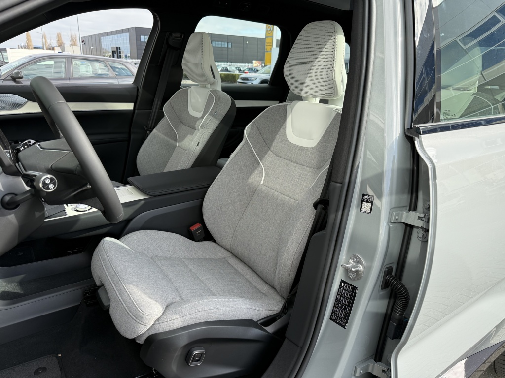 Volvo Ex90