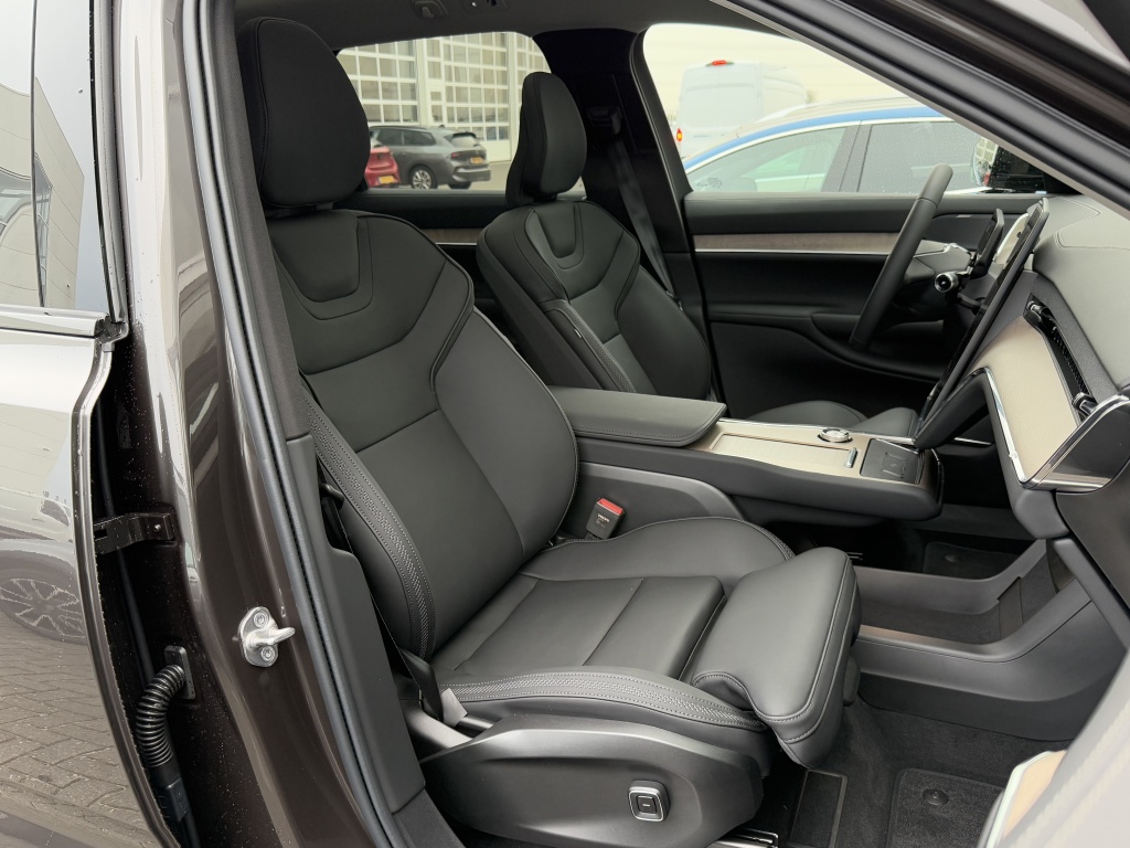 Volvo Ex90