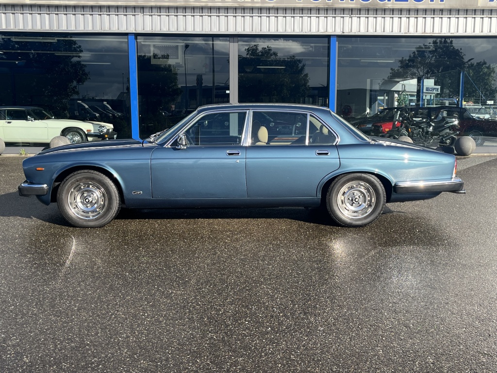 Jaguar Xj