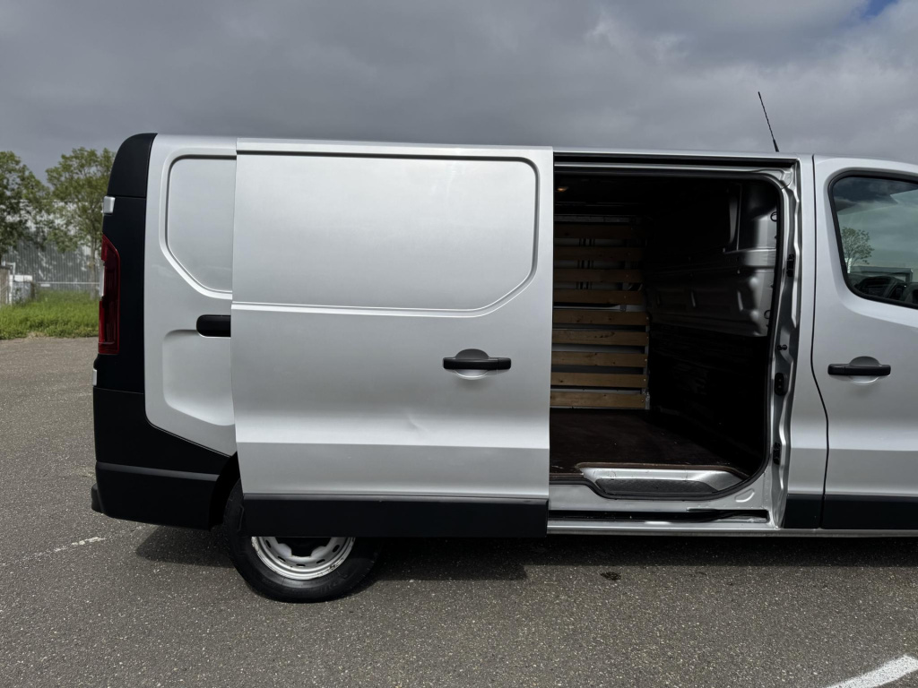 Nissan Nv300