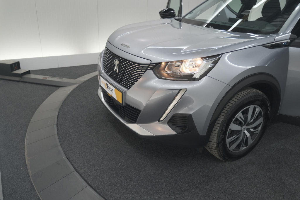 Peugeot E-2008
