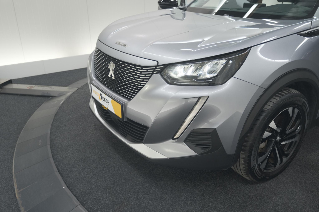 Peugeot E-2008
