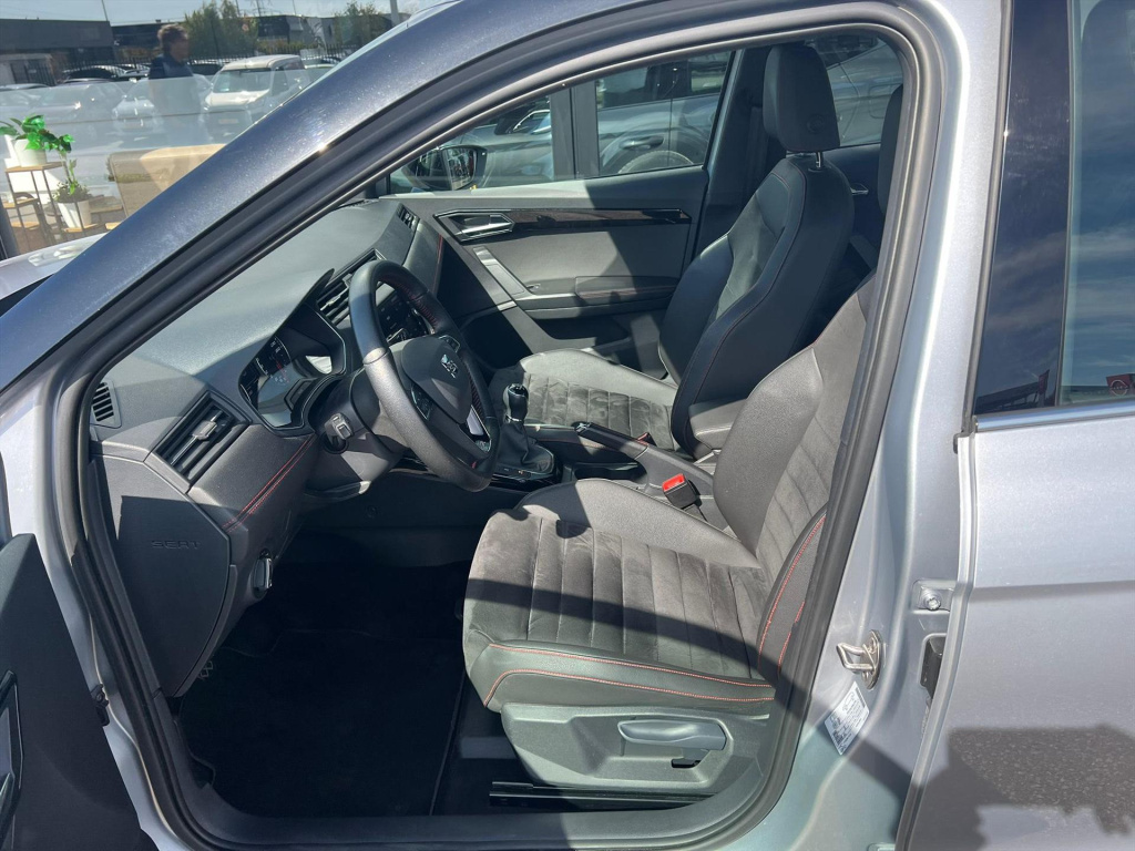Seat Arona