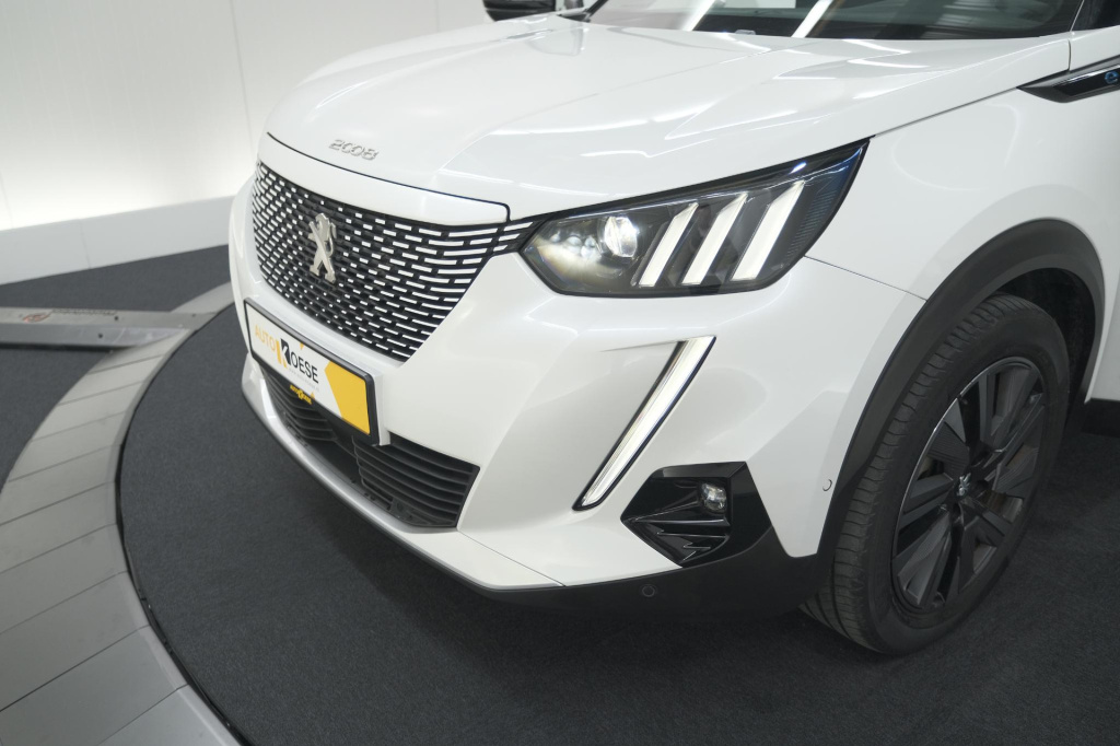 Peugeot E-2008
