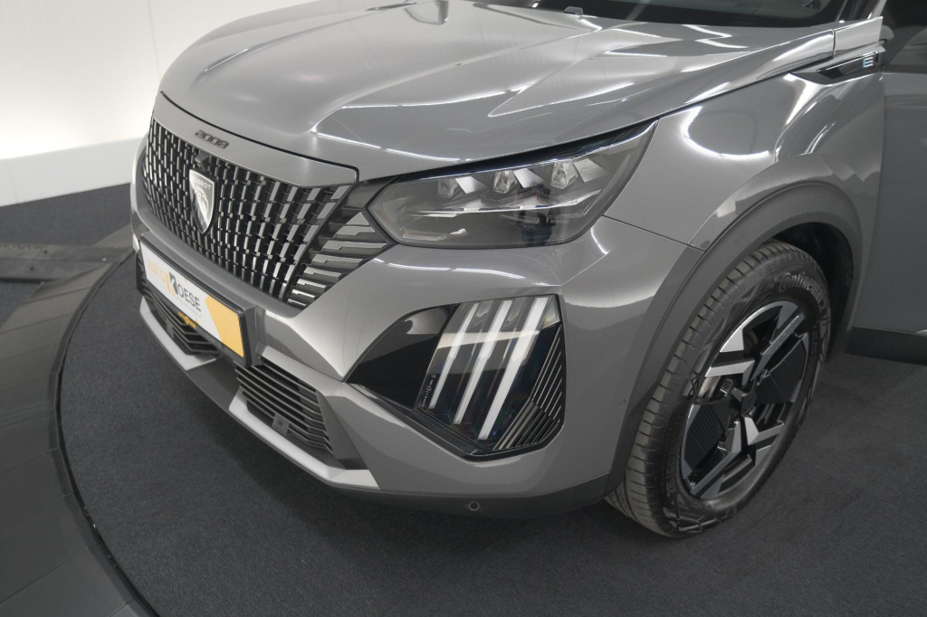 Peugeot E-2008