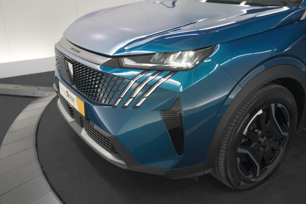 Peugeot E-3008