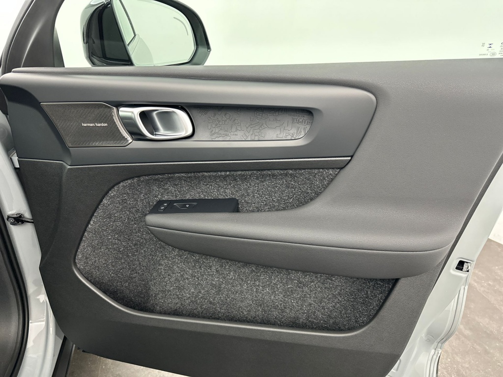 Volvo Ex40