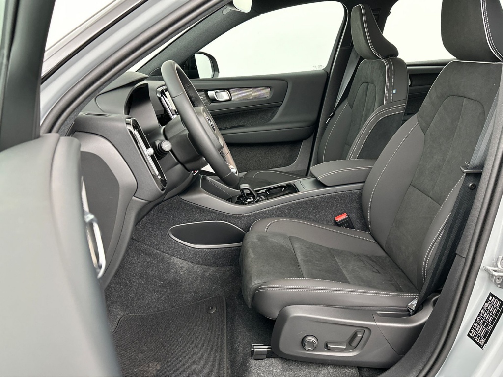 Volvo Ex40