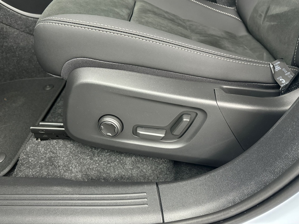 Volvo Ex40