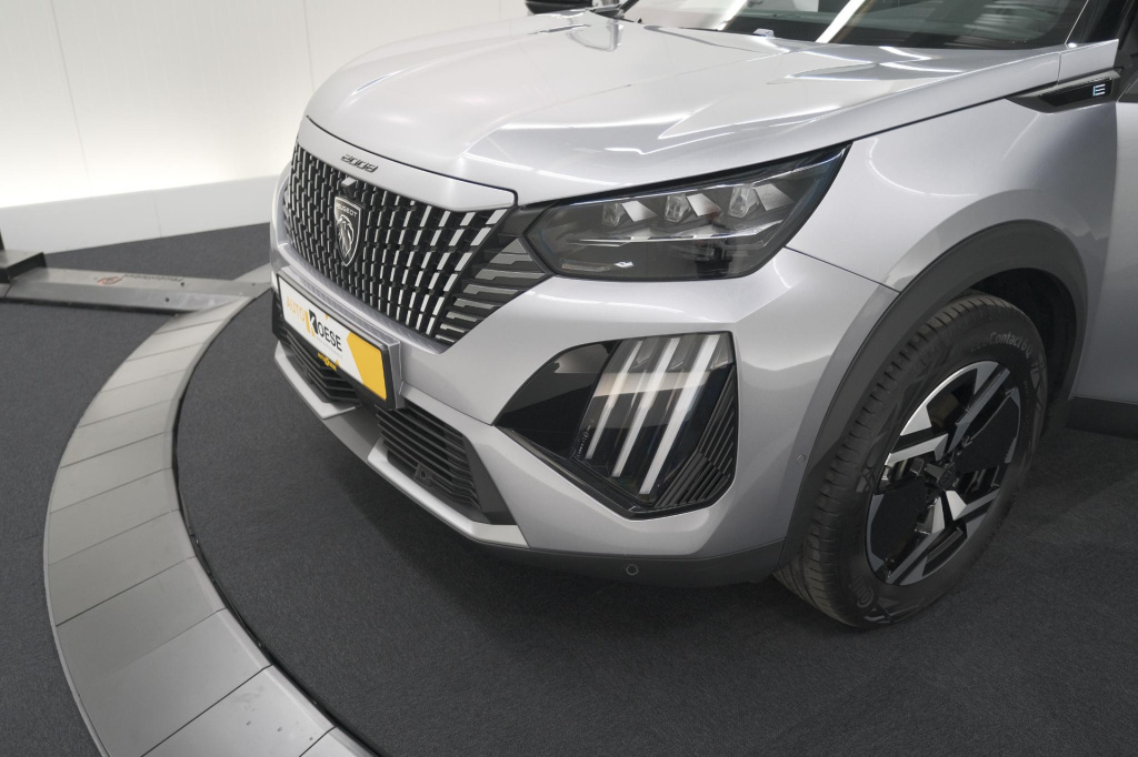 Peugeot E-2008