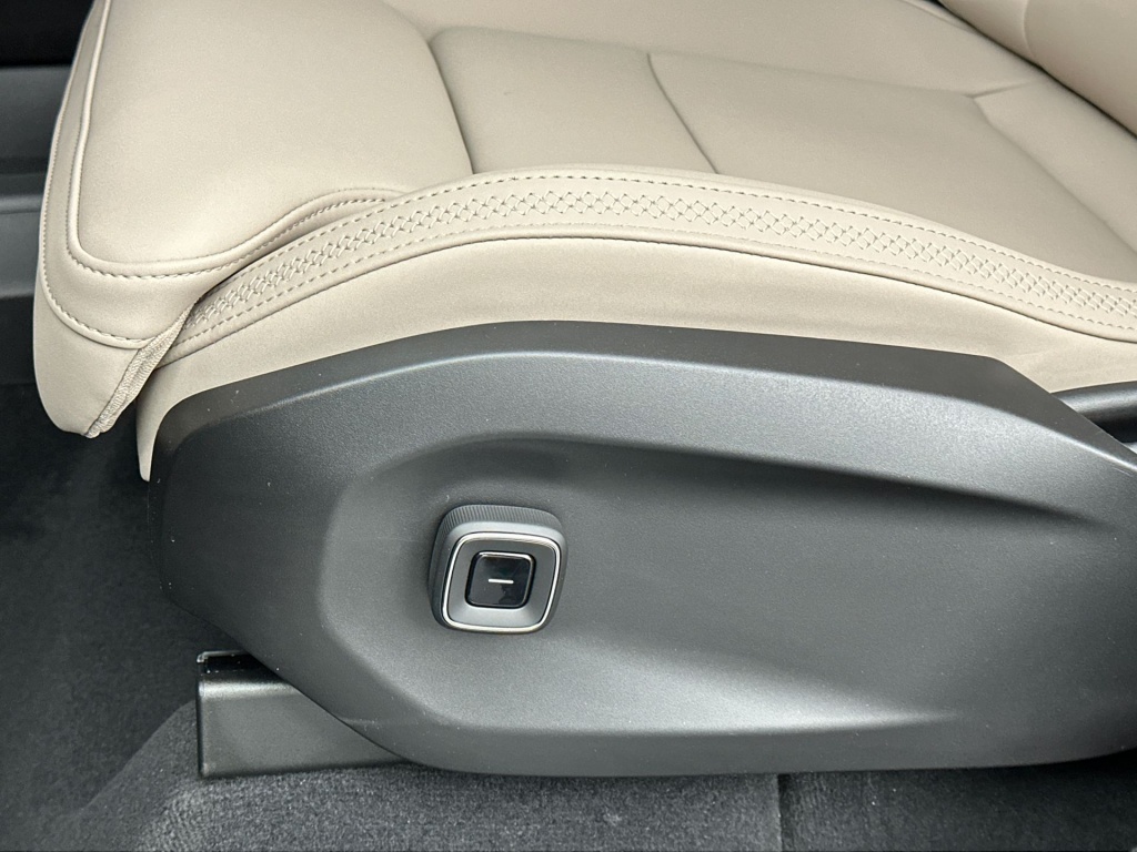 Volvo Ex90