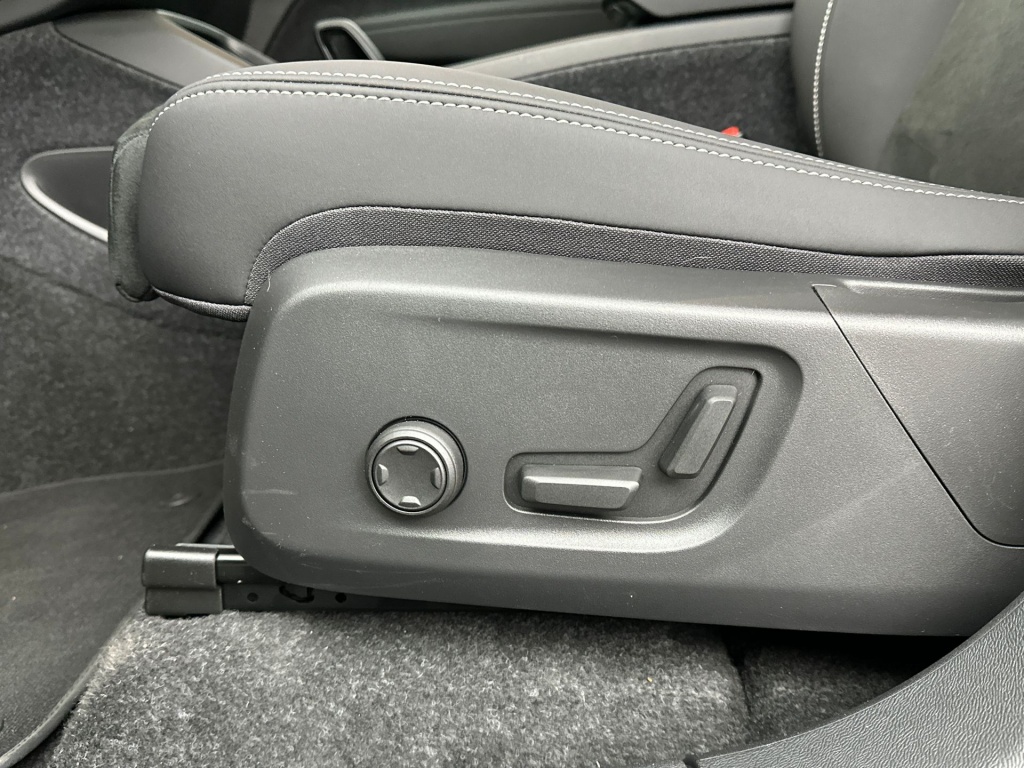 Volvo Ex40